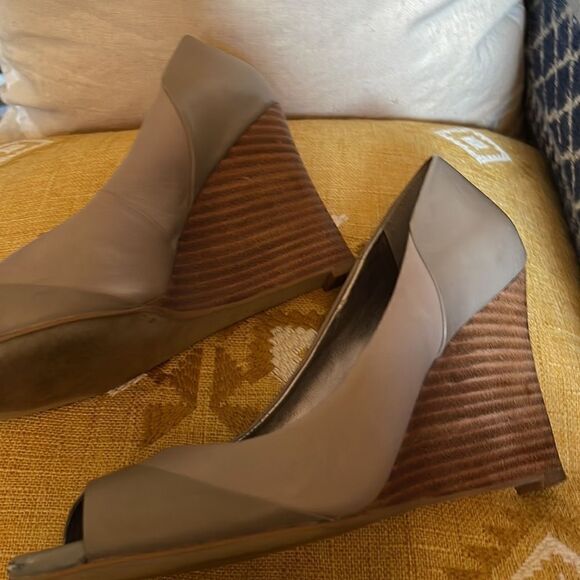 Banana Republic Leather Wedges - Picture 6 of 7